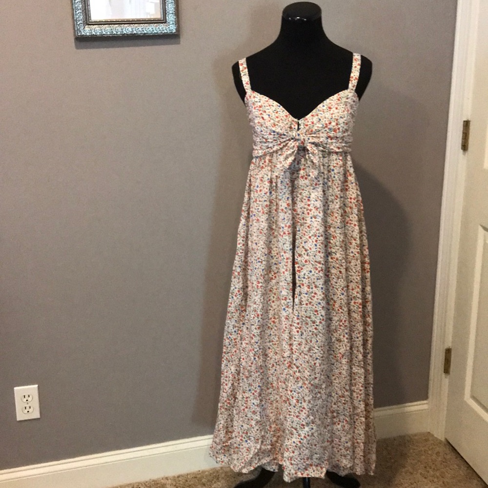 Olivaceous floral midi dress size Medium